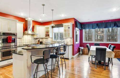 Blakeslee House | 303 m² House ∙ 4 bedrooms ∙ 12 guests