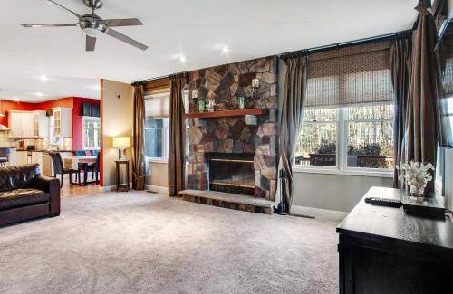 Blakeslee House | 303 m² House ∙ 4 bedrooms ∙ 12 guests
