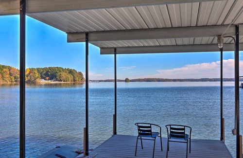 Townville House | 304 m² House ∙ 4 bedrooms ∙ 10 guests