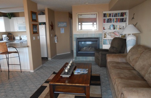 Seaside Condo | #304 - Promenade Condo's - Beautiful Oceanfront ~ Northwest facing corner unit