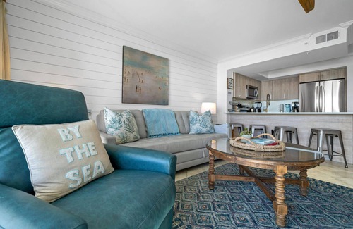 Fort Walton Beach Condo | 305 | Free Beach Service + Beach Towels + 2 Pools + 2 Kings