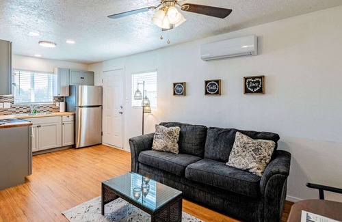 University Heights Apartment | 305 Princeton Suite 7 Overlooking NobHill