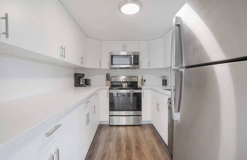 East Fort Lauderdale Apartment | #305 Spacious 1 bedroom apartment with pool in Ft Lauderdale, Fl just a few ste