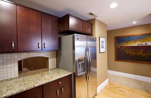 Downtown Asheville Condo | 306swcondo-asheville * Historic Art Deco S&W Bldg * Center of Downtown AVL