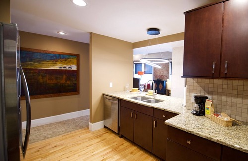 Downtown Asheville Condo | 306swcondo-asheville * Historic Art Deco S&W Bldg * Center of Downtown AVL