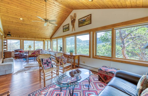 Estes Park Cabin | 308 m² Cabin ∙ 5 bedrooms ∙ 16 guests