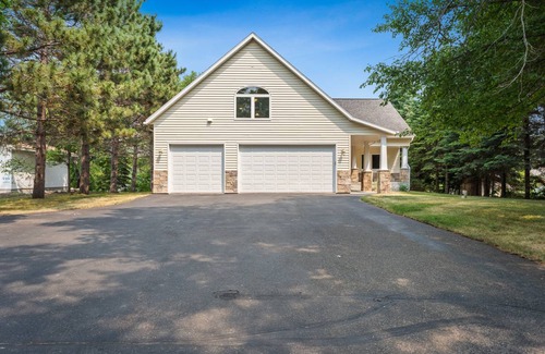 Brainerd House | 308 m² House ∙ 3 bedrooms ∙ 10 guests