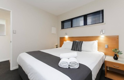 Ascot Apartment | 308 Modern Aparment clost to River, City and Airport