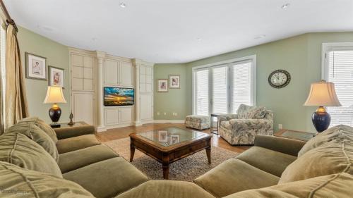 Wildwood Crest House | 309 E Jefferson Ave