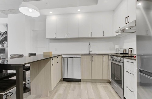 Saint-Roch Condo | 309980 2026/04/30 - 4 1/2 Ultramodern - Well located and comfortable