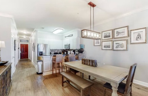 Seacrest Beach Condo | 🐟30A-Walk2Beach-Pool-Village of South Walton E303