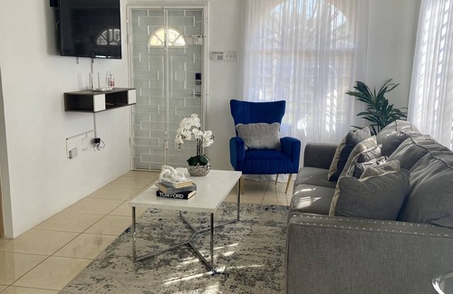 Spring Village House | 30mins away from the airport, 15mins from the famous Hellshire Beach.