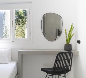Rhodes House | 30villa Rd Studio
