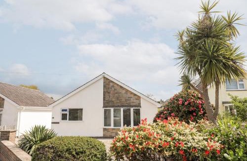 Morfa Bychan House | 31 Beach Road