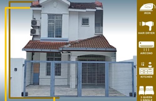 Sungai Buloh House | 31 Damansara Damai by Manhattan Group