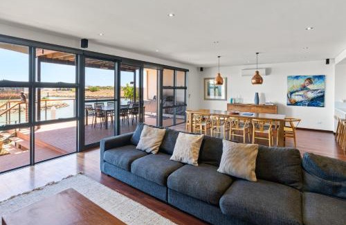 Exmouth House | 31 Inggarda Lane