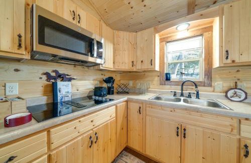 La Grange House | 31 Mi to Louisville Cabin on 235 Acres!