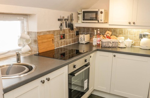 Bridgnorth Cottage | 31 RIVERSIDE, pet friendly, character holiday cottage in Bridgnorth