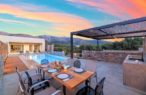 Sissi House | 310 m² House ∙ 9 bedrooms ∙ 22 guests