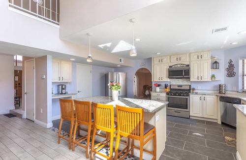 Paradise House | 3100 Sq ft 4 Bedroom, 2.5 Bath, Heated Pool, 12Min To The Strip