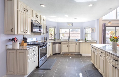 Paradise House | 3100 Sq ft 4 Bedroom, 2.5 Bath, Heated Pool, 12Min To The Strip