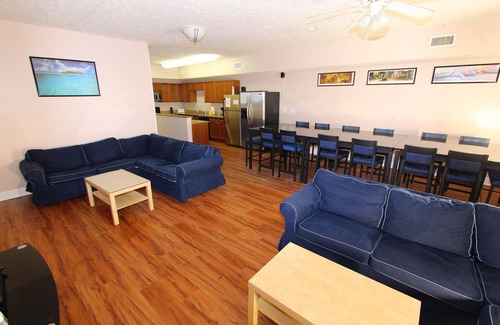 Myrtle Beach Villa | 3100 SqFt Villa with 6 bedrooms, 5 bathrooms in Central Myrtle Beach