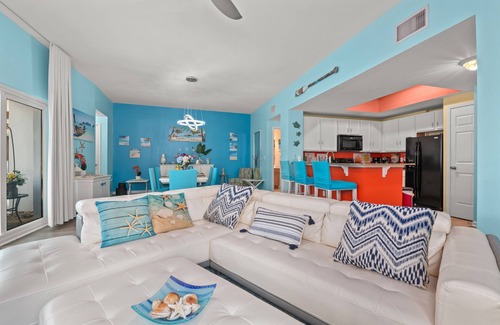 Fort Walton Beach - Destin Condo | 3101 Poolside Super Savings ~2 Bdrm ~ Book Sept 7th ~ Pools ~ Hot Tub & More!