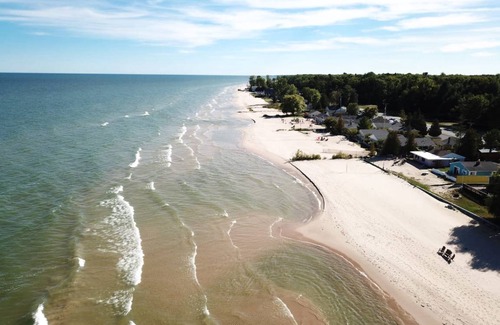 Oscoda House | 311 m² House ∙ 7 bedrooms ∙ 21 guests