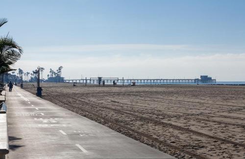 West Newport House | 3112 W Oceanfront B
