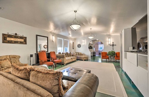 Fayetteville House | 313 m² House ∙ 3 bedrooms ∙ 6 guests
