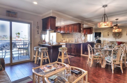 Townsite Condo | 314B Harbor View, Steps to the Beach, Free Wifi, Marina Del Mar 314B