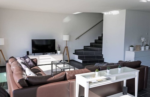 Ruetli House | 315 m² House ∙ 1 bedroom ∙ 10 guests