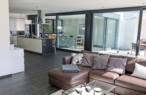 Ruetli House | 315 m² House ∙ 1 bedroom ∙ 10 guests