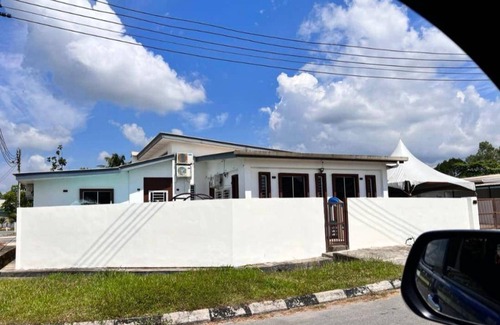 Kampung Semariang House | 315 m² House ∙ 4 bedrooms ∙ 20 guests