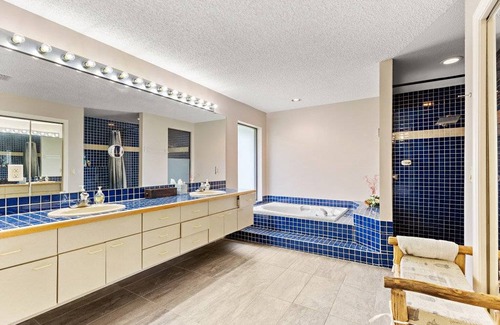 Palm Harbor House | 316 m² House ∙ 3 bedrooms ∙ 6 guests