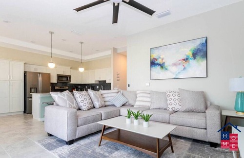 Kissimmee Apartment | 3171-402 · Magical Condo Getaway - Relaxing View 5 ★ Stay