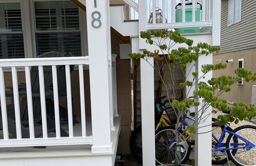 South Beach Haven House | 318 Leeward Ave - Unit 1