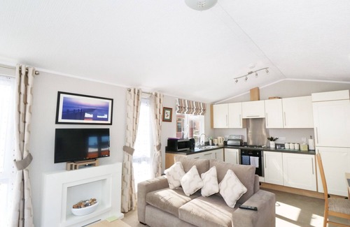 Auchterarder Cottage | 32 CRUACHAN LODGE, family friendly in Auchterarder