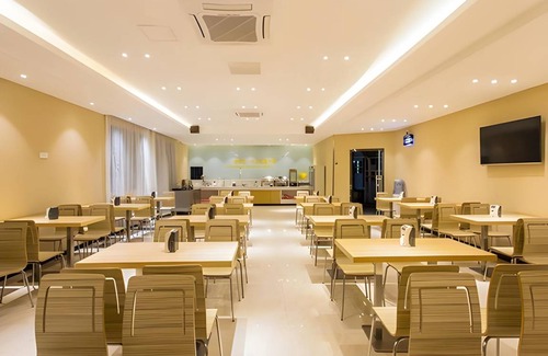 Qingxiu Hotel | 32 m² Hotel ∙ 3 bedrooms ∙ 10 guests