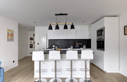 Suresnes Apartment | 320 Dolce Vita Suite - Superb apartment
