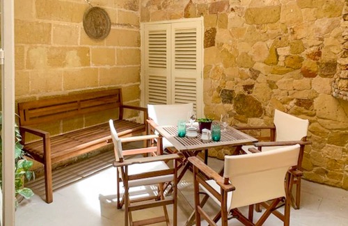 Cospicua House | 320 m² House ∙ 3 bedrooms ∙ 9 guests