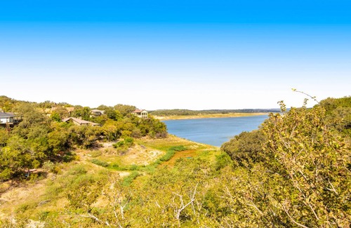 Spicewood House | 320 m² House ∙ 4 bedrooms ∙ 18 guests