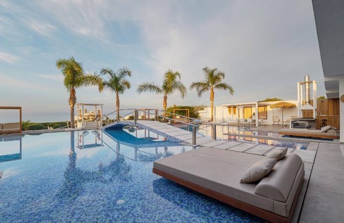 Anissaras House | 320 m² House ∙ 4 bedrooms ∙ 10 guests