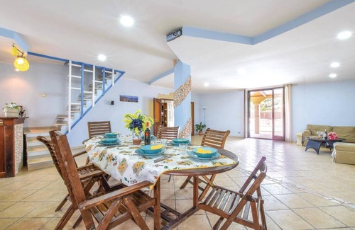 Mondragone House | 320 m² House ∙ 5 bedrooms ∙ 9 guests