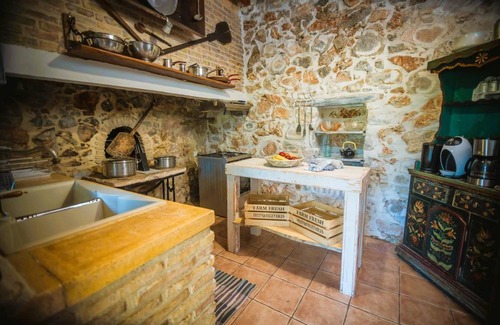 Goni House | 320 m² House ∙ 6 bedrooms ∙ 15 guests