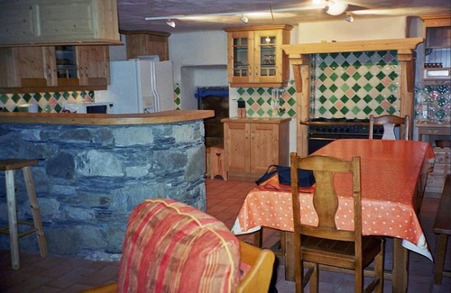 Montvalezan Ski Chalet | 320 m² luxury South-exposed chalet sleeps 22/12/9: sauna, garden, views, parking