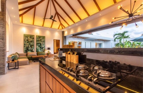 Berawa Villa | 320 m² Villa ∙ 4 bedrooms ∙ 9 guests