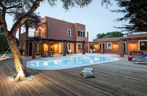 Marsala Villa | 320 m² Villa ∙ 5 bedrooms ∙ 10 guests