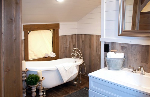 Camp Verde RV Rental | 320 Safari Luxury Tent - Couples Getaway
