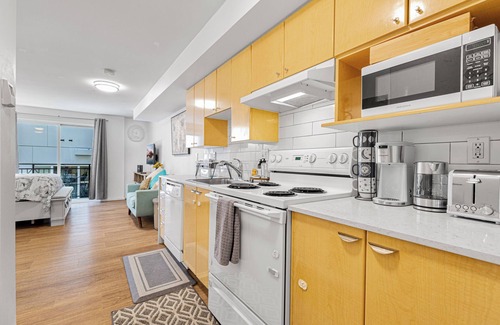 Belltown Condo | 321 Getaway in Seattle Center-Belltown